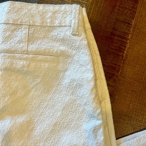 White crop NYDJ floral textured optic white NWT size 6 White skinny jeans - Picture 3 of 9